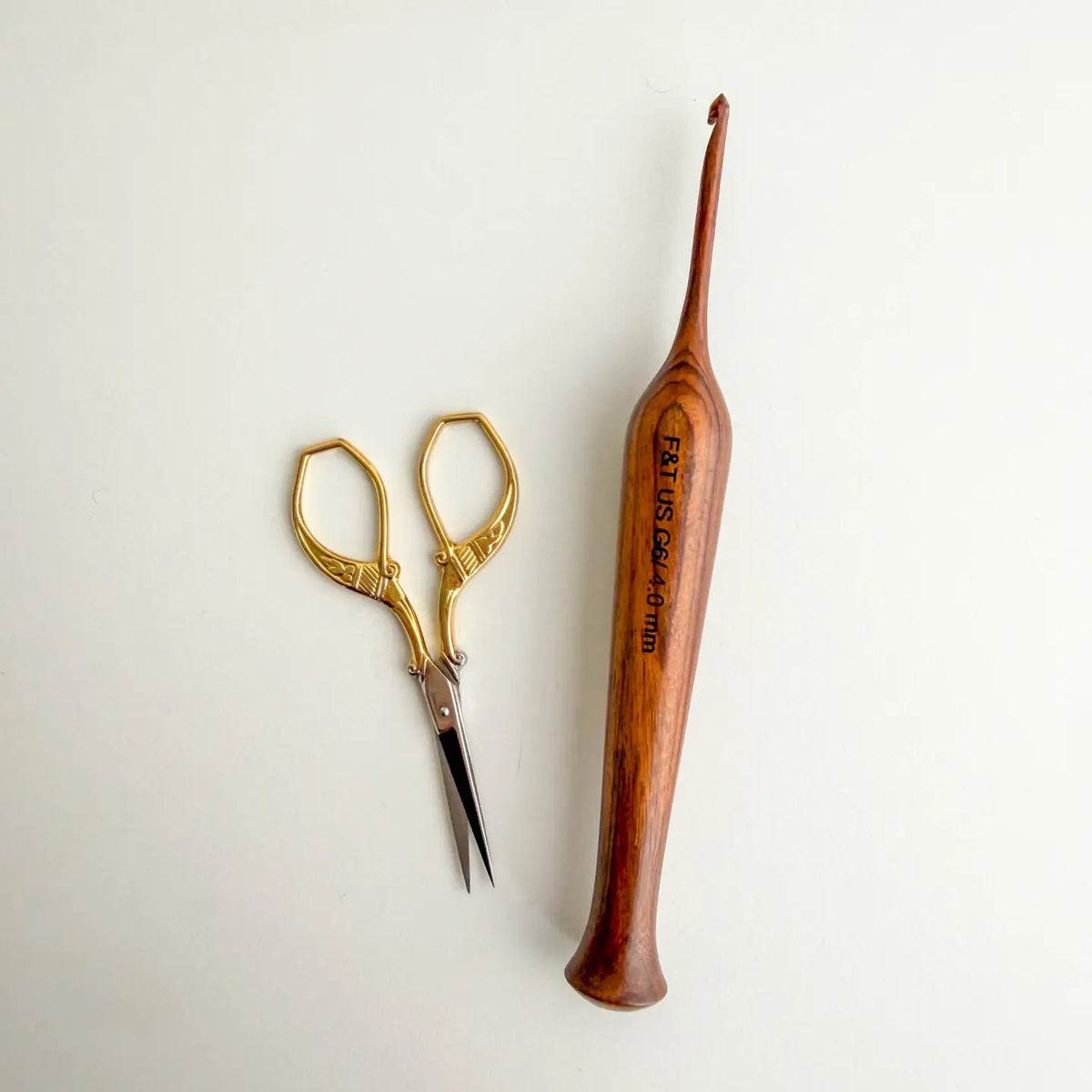 Crochet Hook Rosewood (sizes G6 / 4.0mm)